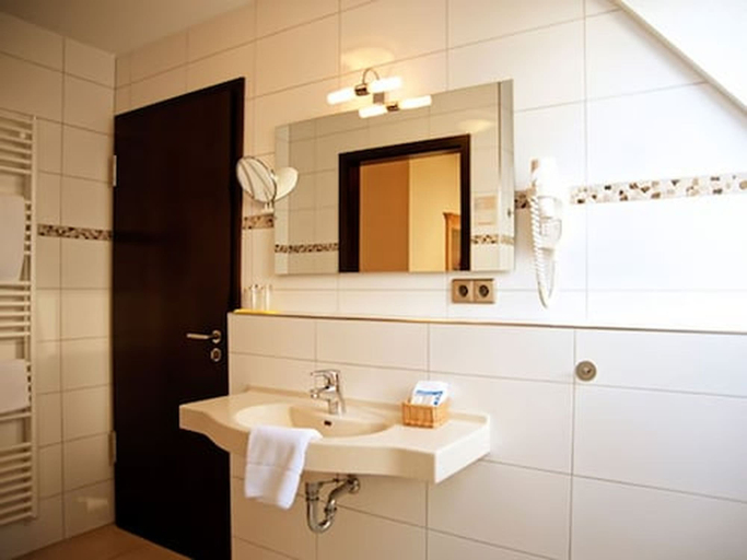 Bathroom 5, Amadis Hotel, Gütersloh