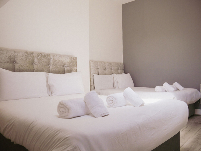Bedroom 2, Hotel Anfield, Sefton