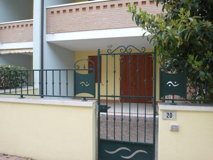 Exterior 2, Easy Piano Terra, Ferrara