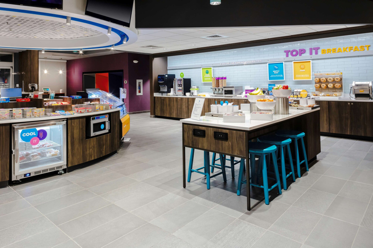 Food & Drinks 5, TRU by Hilton Lynchburg, Campbell