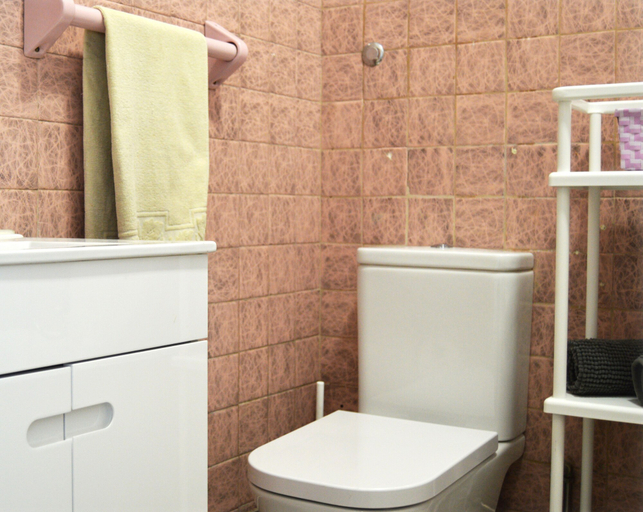 Bathroom, Dinky Apartment, Porto