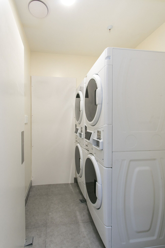 Bathroom 3, Hobson Lodge - Hostel, Waitakere