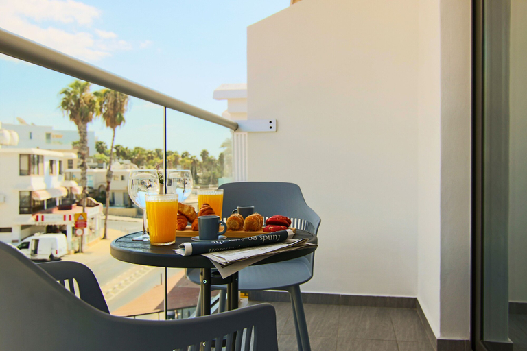 Food & Drinks 4, Phaedrus Living Seaside Flat Athina 115