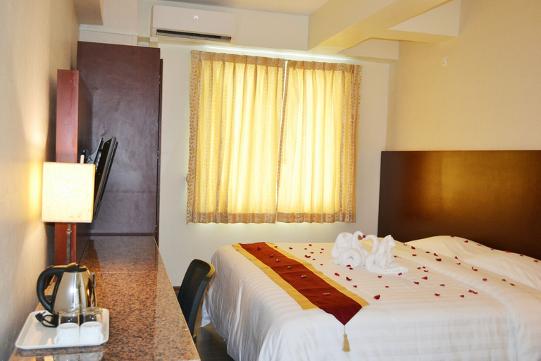 Bedroom 3, Hotel Broadway Yangon, Yangon