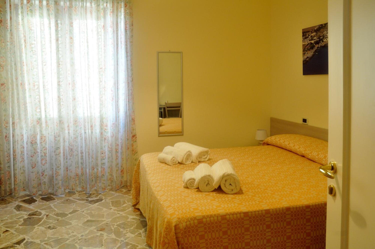 Bedroom 4, B&B A Due Passi, Lecce