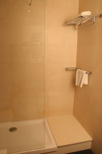 Bathroom 3, Apartaments Independencia, Barcelona