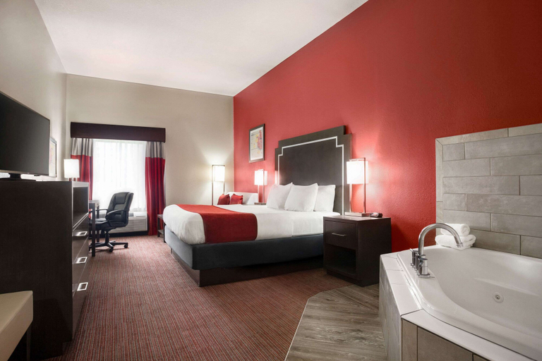 Bedroom 3, Days Inn & Suites by Wyndham Murfreesboro I-24 East, Rutherford