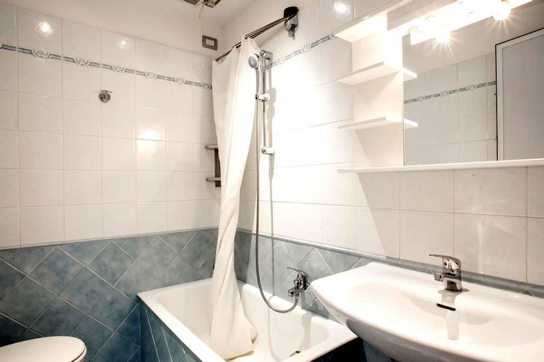 Bedroom 4, Residence Sant'Anna, Savona