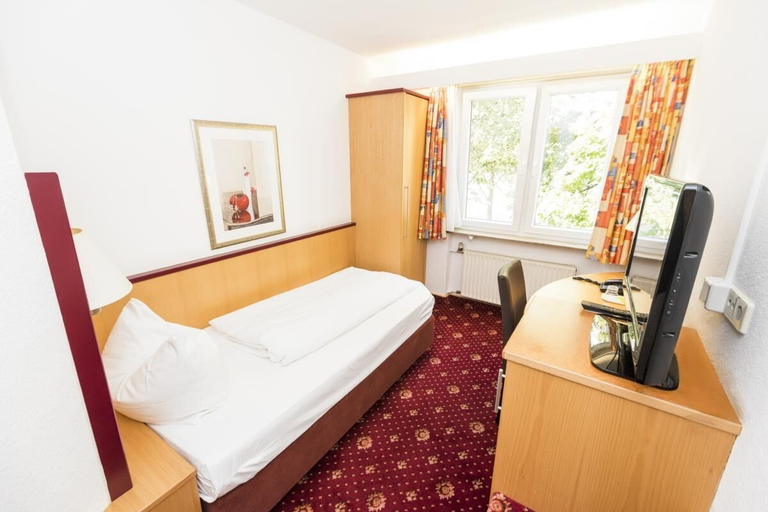 Bedroom 3, Hotel am Feuersee, Stuttgart