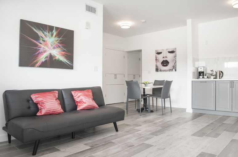 Others 1, Sobe Lux, Miami-Dade