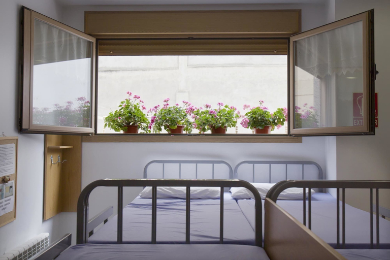 Bedroom 4, Albergue Albas - Hostel, La Rioja