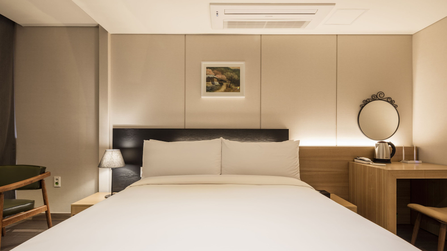 Bedroom 2, The First Stay Hotel, Gangseo