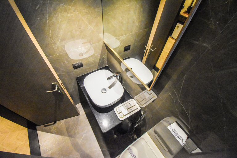 Bathroom 4, Kings International Juhu, Mumbai Suburban
