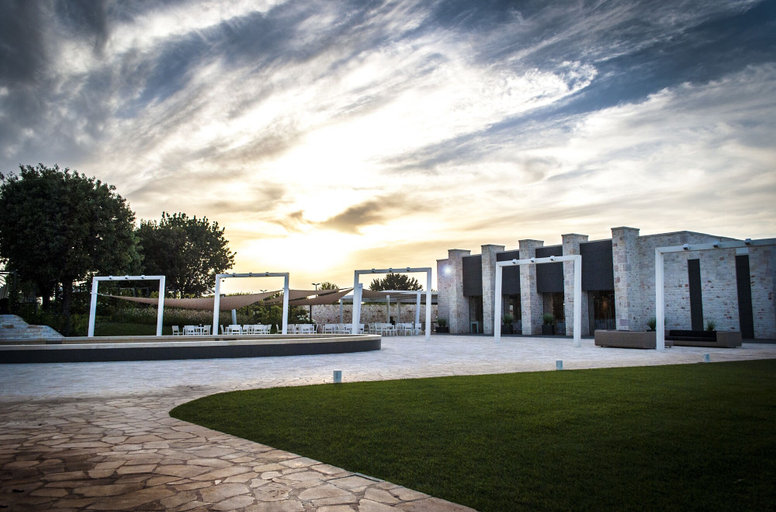 Exterior & Views 2, Relais Il Santissimo, Bari