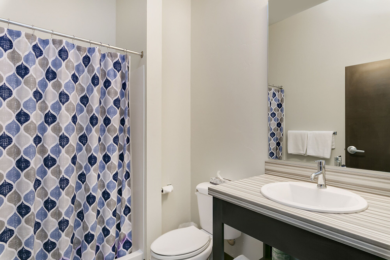 Bathroom 5, Silver Creek Hotel, Blaine