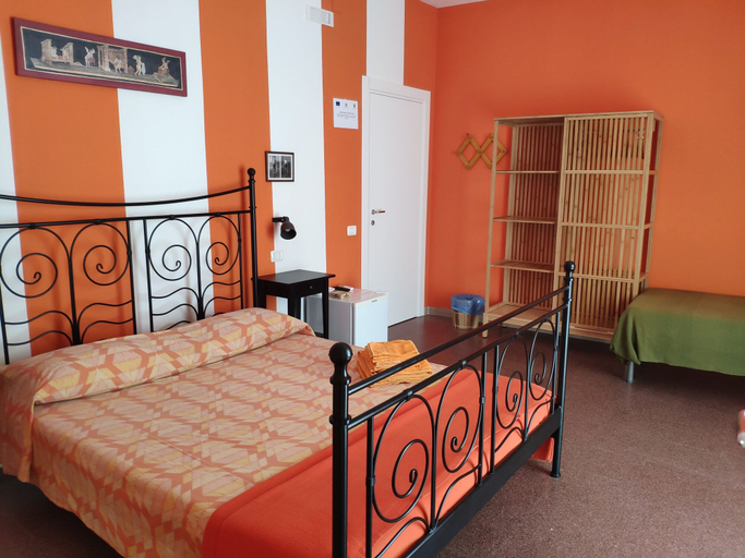 Bedroom 2, B&B De Angelis, Taranto
