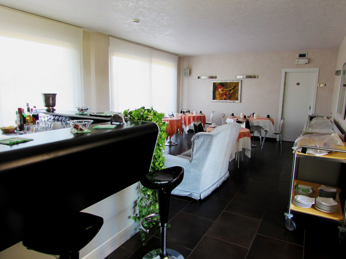 Food & Drinks 5, Hotel Dante Residence, Mantua
