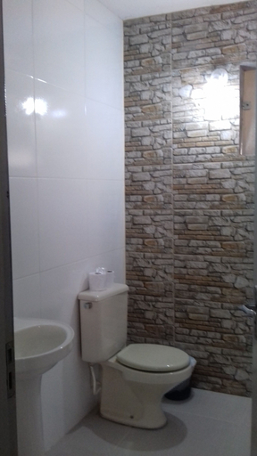 Bathroom, De Rose Palace, Torres