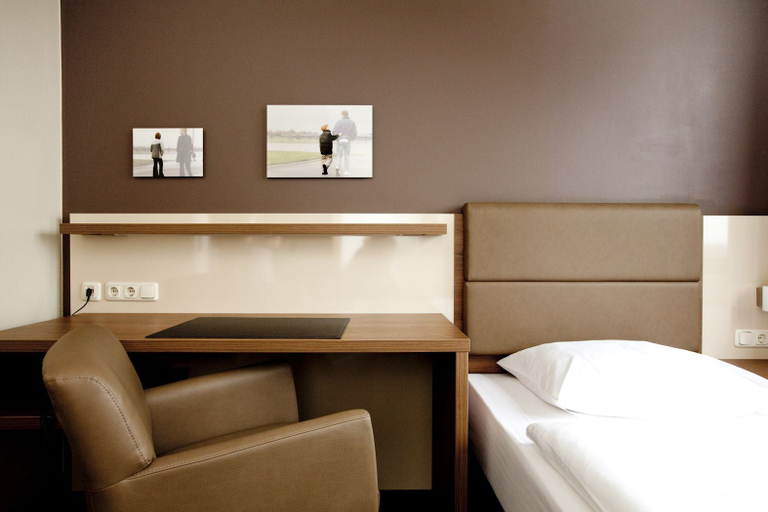 Bedroom 3, GenoHotel Forsbach, Rheinisch-Bergischer Kreis