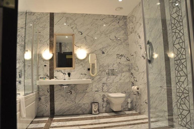 Bathroom 4, Kervansaray Thermal Convention Center & Spa, Osmangazi