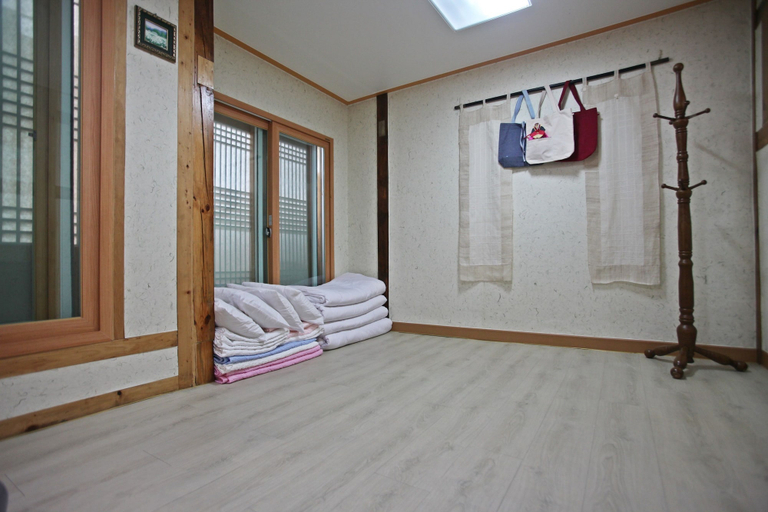 Bedroom 3, Nuhadang Hanok Guesthouse, Jongno