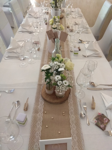 Food & Drinks 12