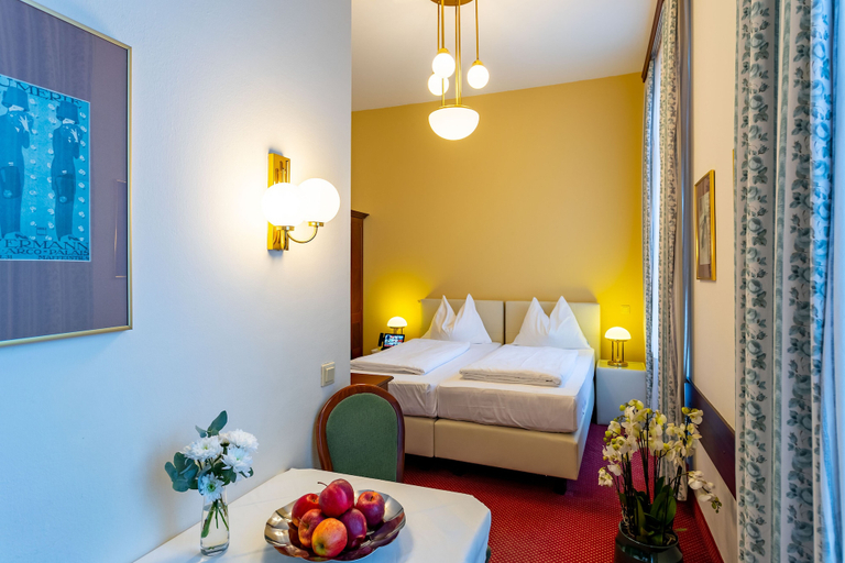 Bedroom 4, Theaterhotel & Suites Wien, Wien