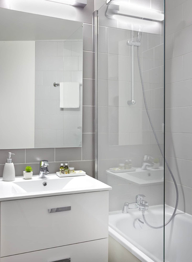 Bathroom 5, Citadines Presqu'île Lyon, Rhône