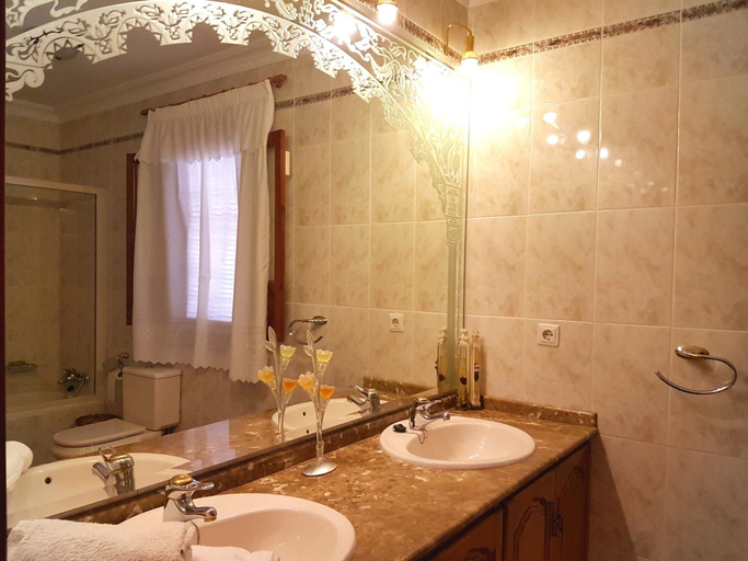 Bathroom, Mirador del Chorrito, Málaga