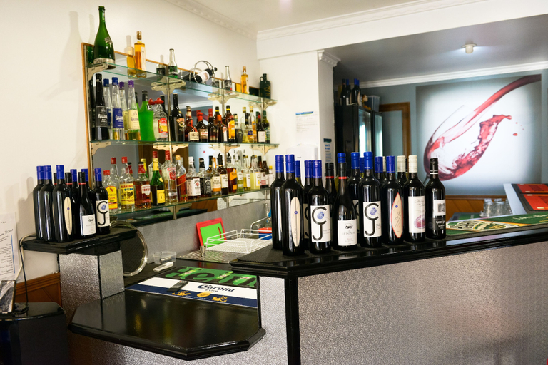 Food & Drinks 5, Bandicoot Motor Inn, S. Grampians Bal
