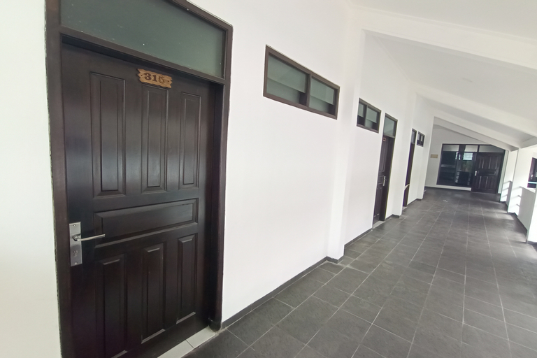 Exterior & Views 2, SPOT ON 92324 Hotel Sinar Rejeki, Sukabumi