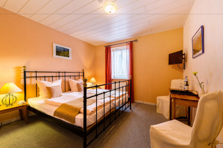 Bedroom 3, Moselhotel Ludwigs, Trier-Saarburg