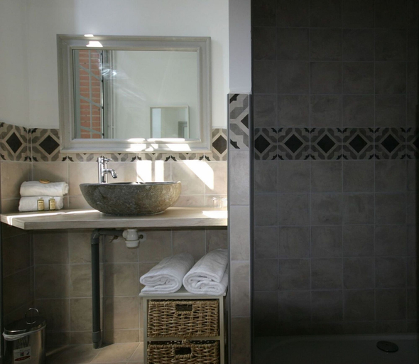 Bathroom 4, Château de Loubéjac, Tarn-et-Garonne