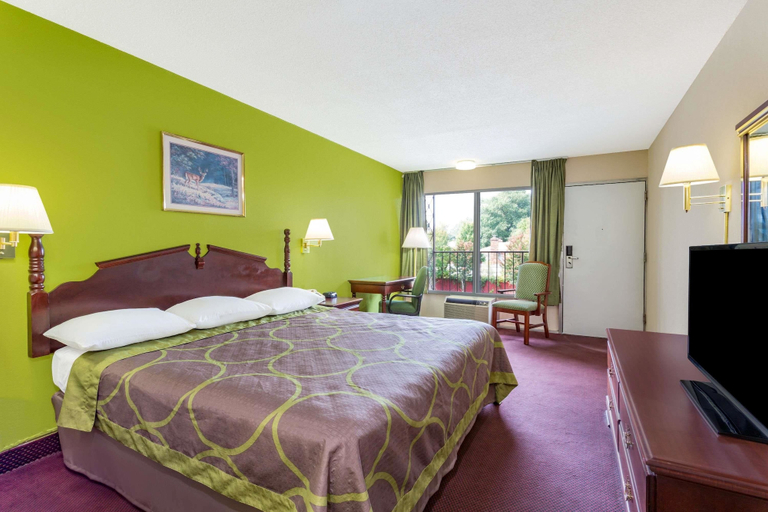 Bedroom 3, Super 8 by Wyndham Ashland/Richmond, Hanover
