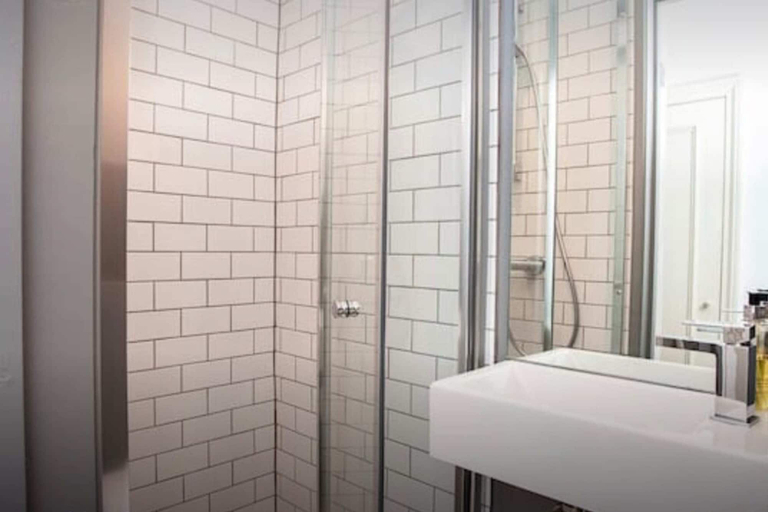 Bathroom, Stylish Newly Refurbished 2 Bedroom Flat With Terrace, London