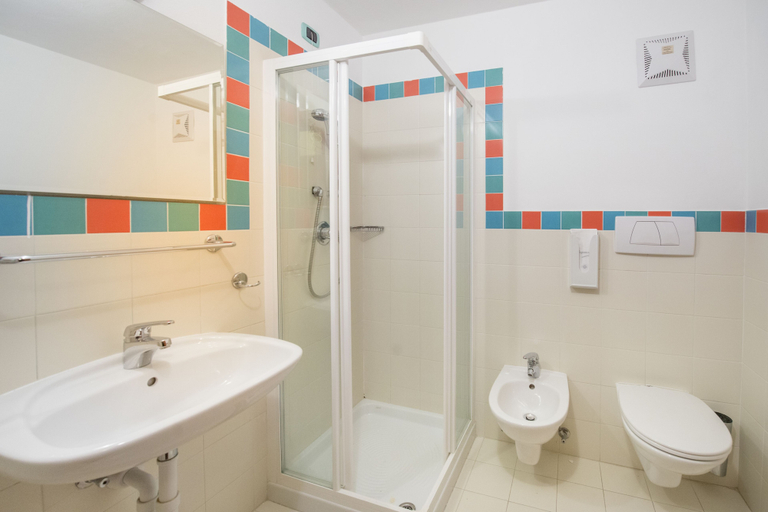 Bathroom 4, IHR Hotel Villa Emma, Trento