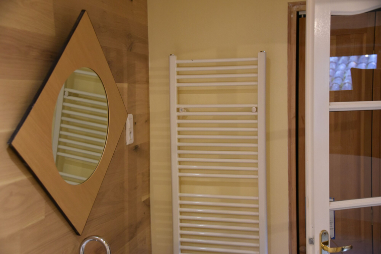 Bathroom 4, Les Collines du Quercy Blanc, Lot