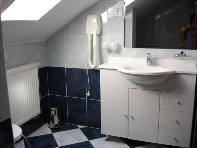 Bathroom 4, Hotel Amalia, Poprad