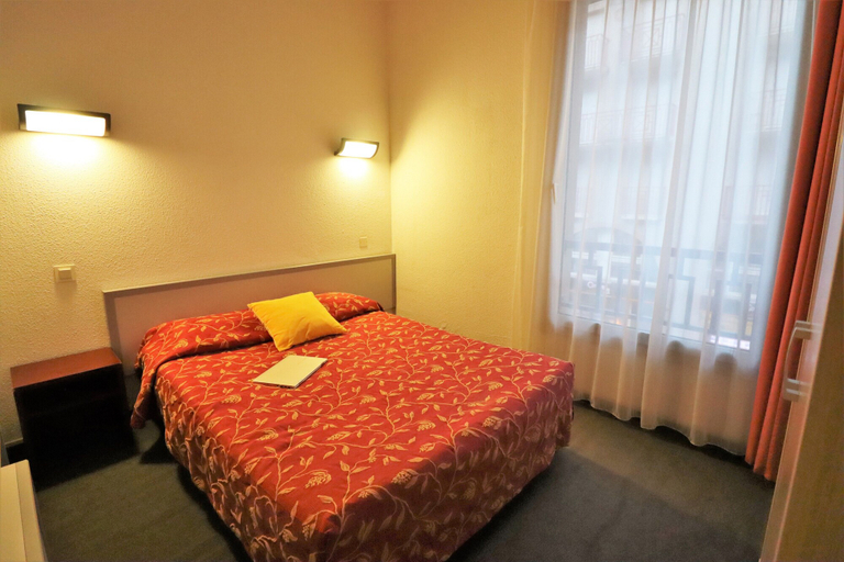 Bedroom 2, Garden & City Cauterets Balneo, Hautes-Pyrénées