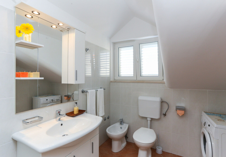 Bathroom 4, Apartments Miramare & Campara, Dubrovnik