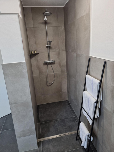Bathroom 3, Hotel Zum Jägerhaus, Borken