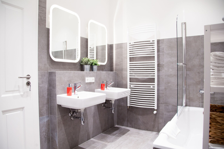 Bathroom 4, Apartmenthaus Heidelberg, Heidelberg