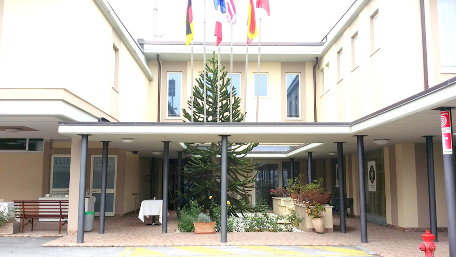 Exterior & Views 2, Hotel Villa Cinzia, Cuneo