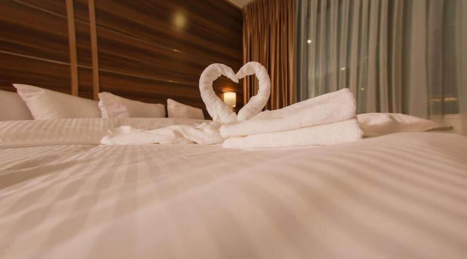 Bedroom 2, Park Plaza Hotel, Salt