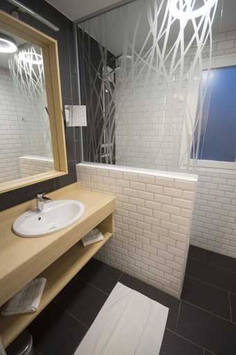 Bathroom 4, Hotel Bastide, Aveyron