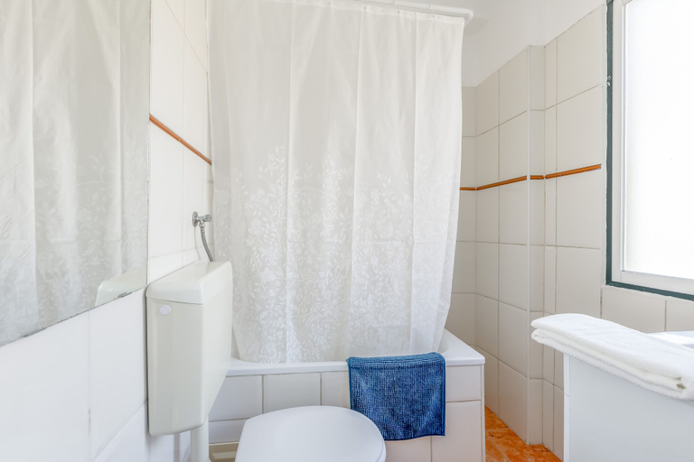 Bathroom 4, Alfama Spacious and Central Apartment, By TimeCooler, Lisbon