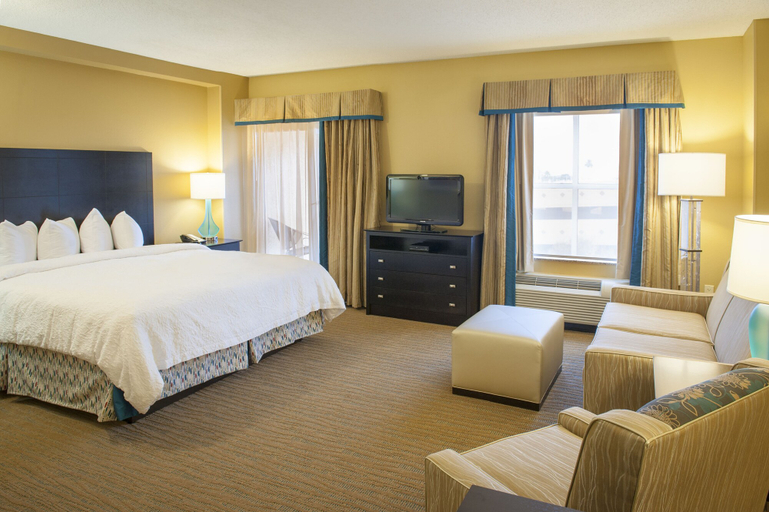 Bedroom 3, Hampton Inn & Suites St. Petersburg/Downtown, Pinellas