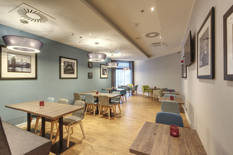 Food & Drinks 4, Hampton by Hilton Stuttgart City Centre, Stuttgart