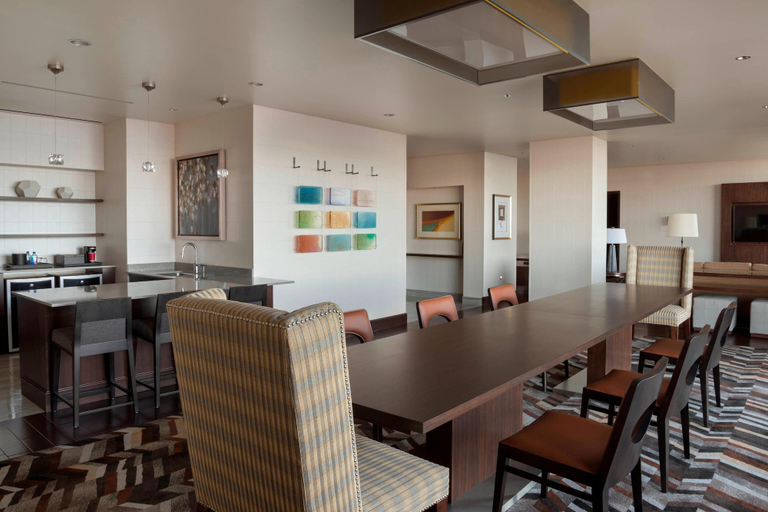 Food & Drinks 5, Buffalo Marriott at LECOM HARBORCENTER, Erie