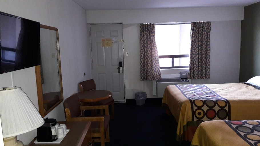 Bedroom 3, Super 8 by Wyndham Niagara Falls North, Niagara